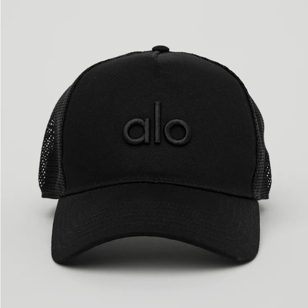 Alo Yoga District Trucker Hat Black